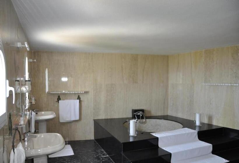 اتاق سوپریور با چشم‌انداز دریا, Boutique Hotel Mamabels