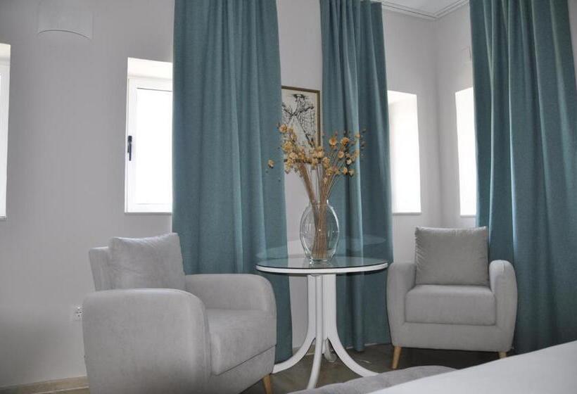 اتاق سوپریور با چشم‌انداز دریا, Boutique Hotel Mamabels