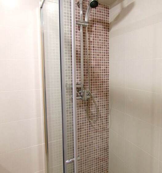 Номер Стандарт, Hostal Roca