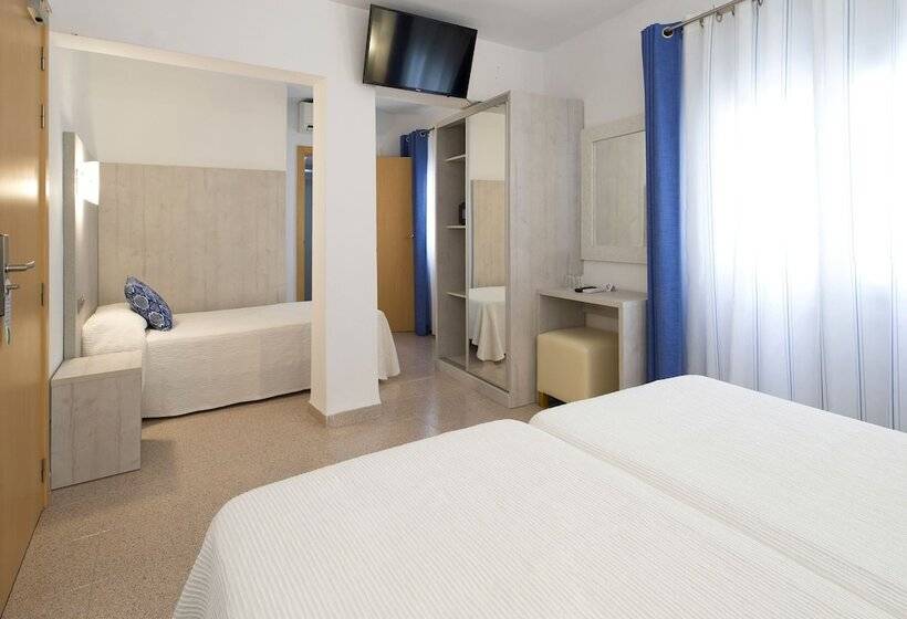 Номер Стандарт Трехместный, Hostal Roca
