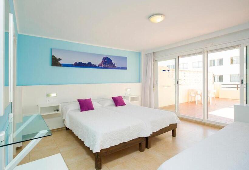 スタンダードトリプルルーム, Hostal Costa Blanca