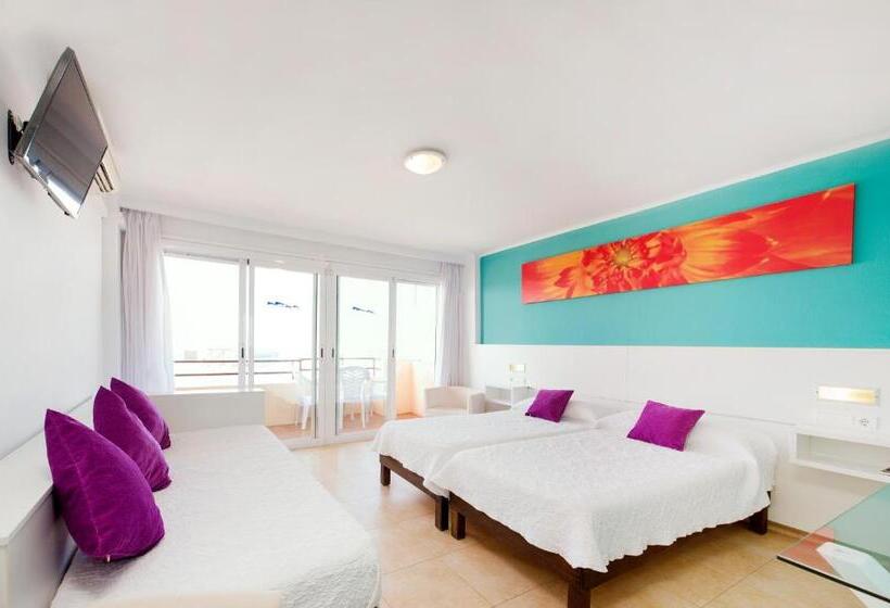 スタンダードトリプルルーム, Hostal Costa Blanca
