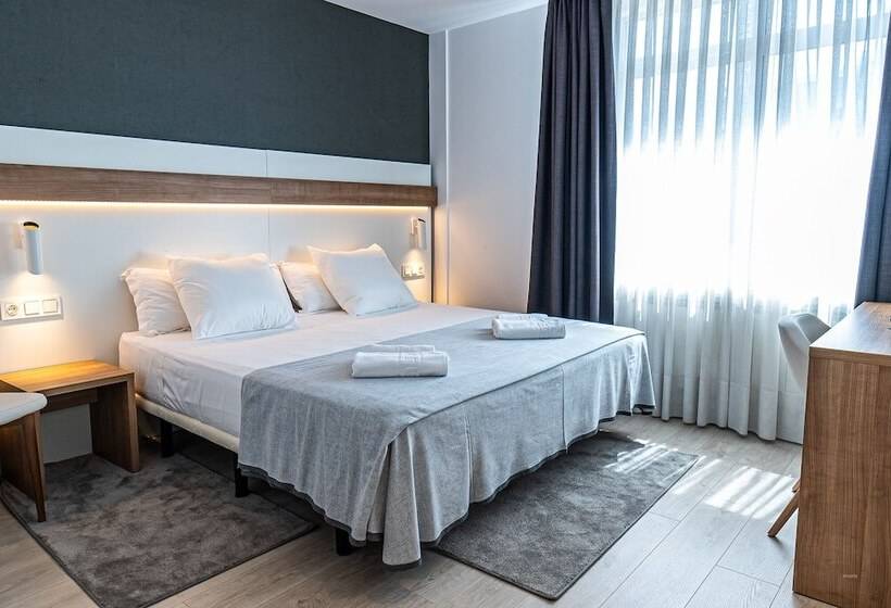Quarto Deluxe, Silva