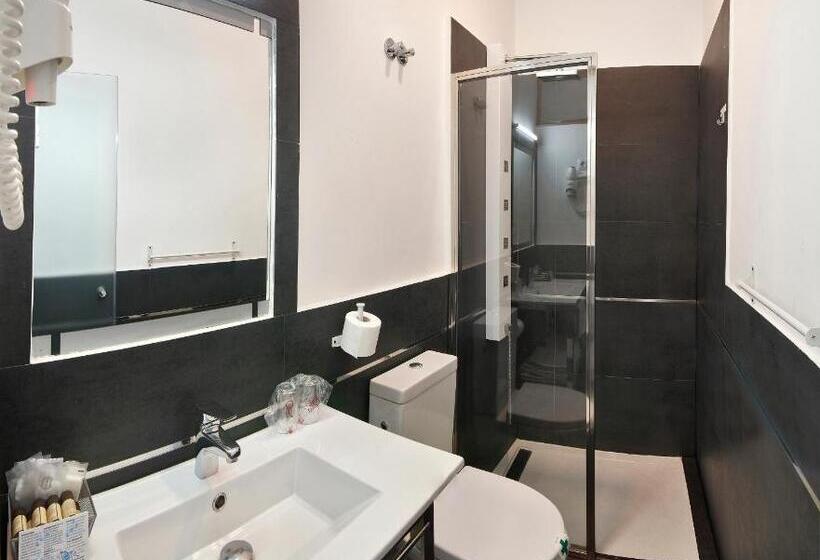 Habitación Cuádruple Estándar, Alhambra Suites