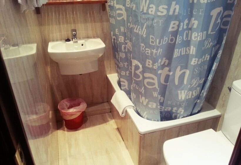 اتاق استاندارد, Hostal Avenida