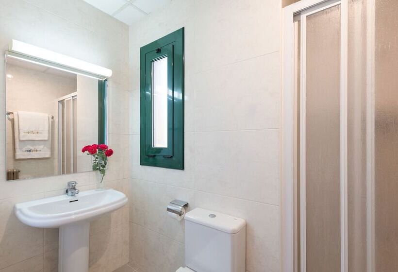스탠다드 트리플 룸, Hostal Buenos Aires