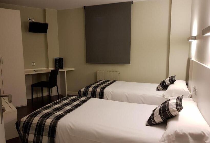 Номер Стандарт, Hostal Ameztia