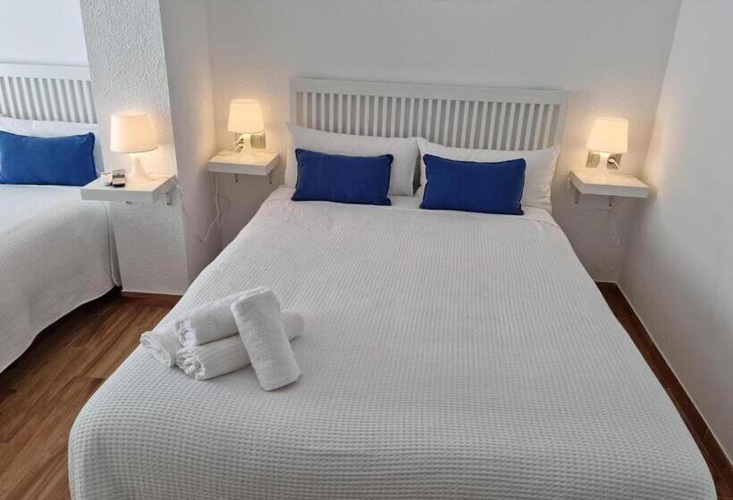Четырехместный Номер Стандарт, Hostal Nerjasol