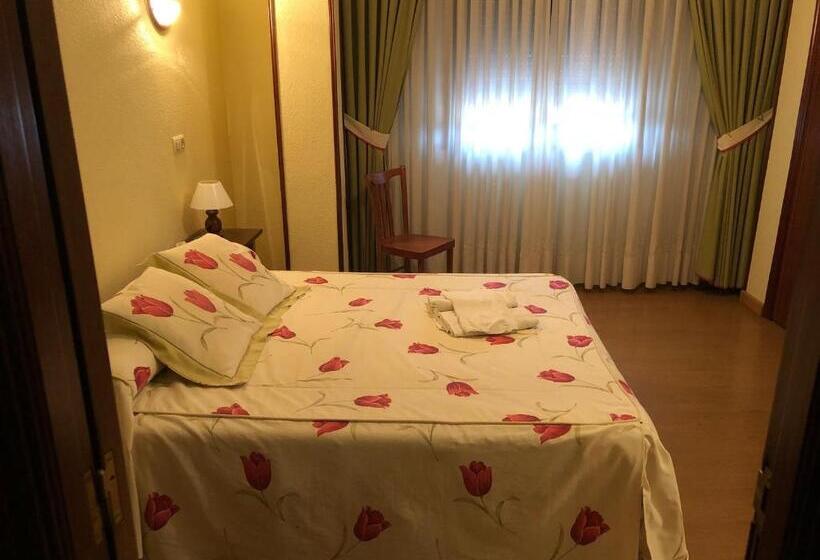 标准间, Hostal El Escudo