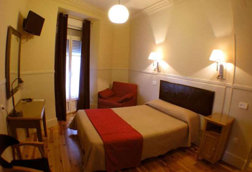 اتاق استاندارد با چشم‌انداز شهر, Hostal Canovas
