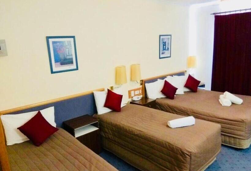 اتاق لوکس سه تخته, Australia Park Motel