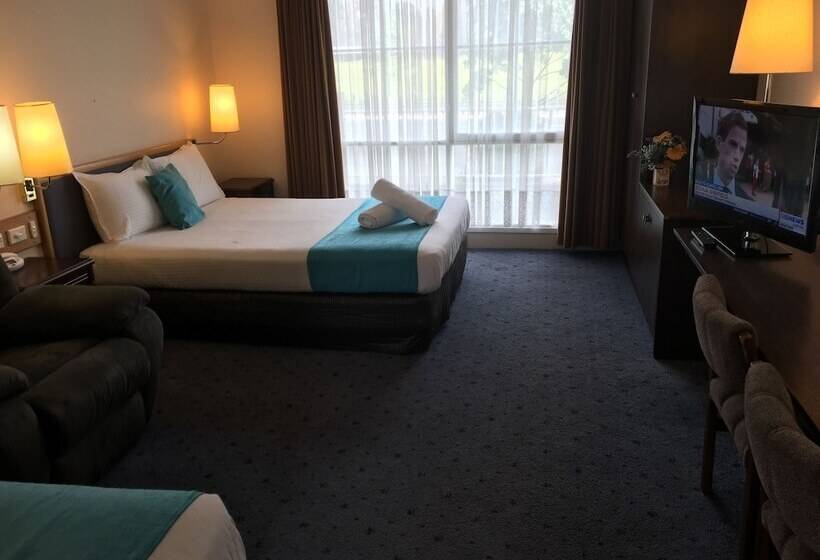 اتاق لوکس سه تخته, Australia Park Motel