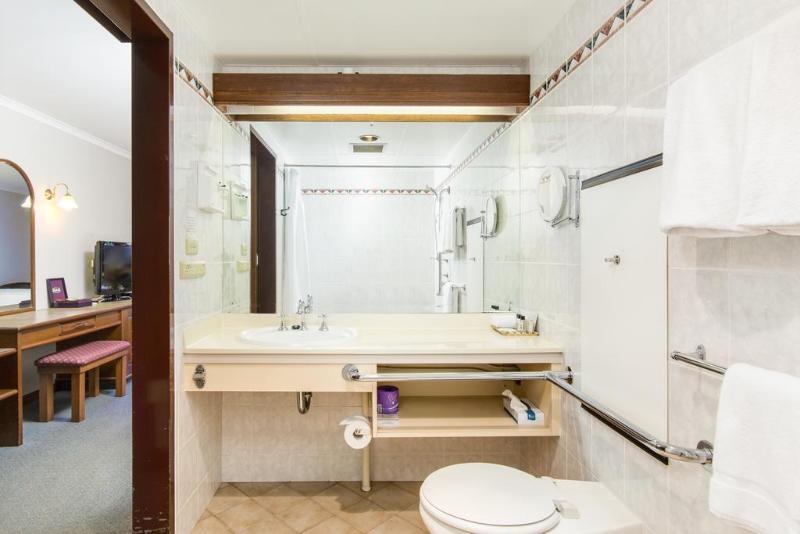 استودیو استاندارد با بالکن, Adelaide Inn