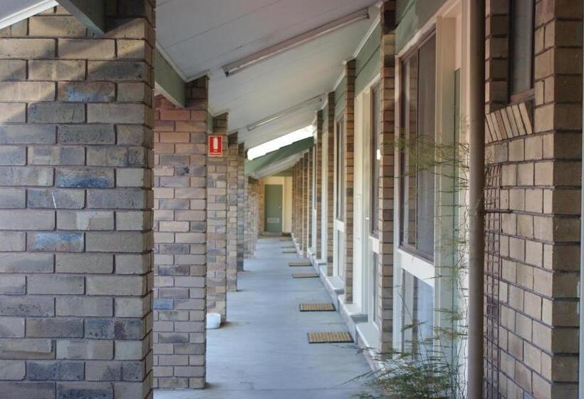 스위트, Homestead Motor Inn & Apartments