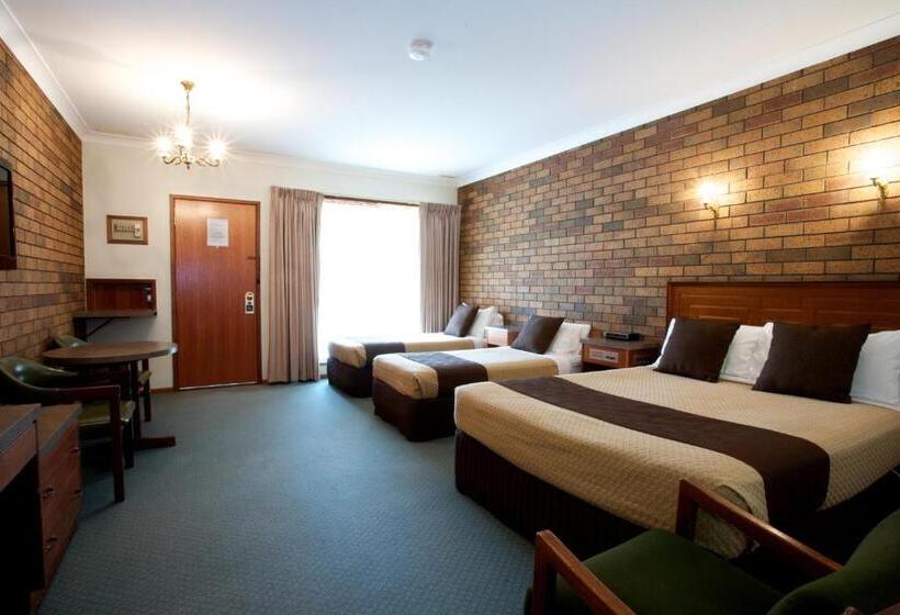 패밀리 룸, Golden Grain Motor Inn