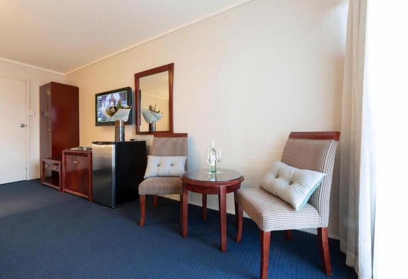 带大床的高级房间, Ibis Styles Canberra