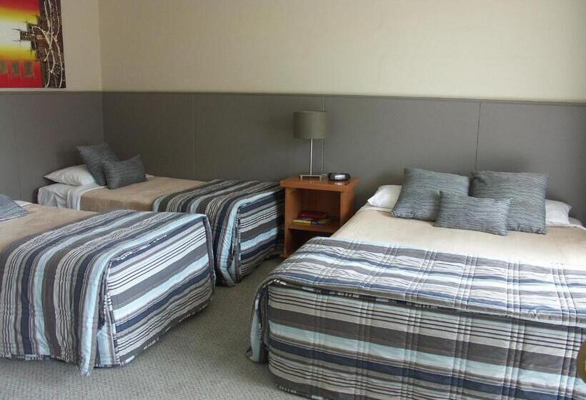 패밀리 룸, Melaleuca Motel