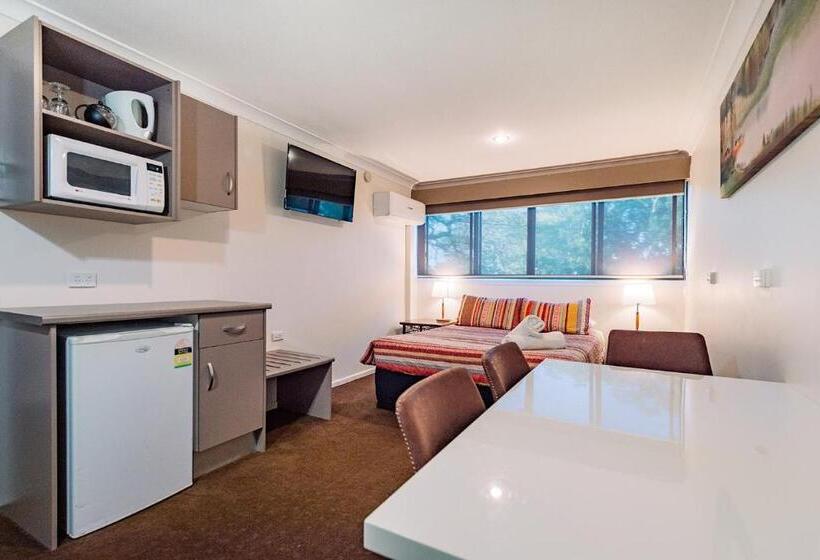 Семейный Полулюкс, Fitzroy Motor Inn