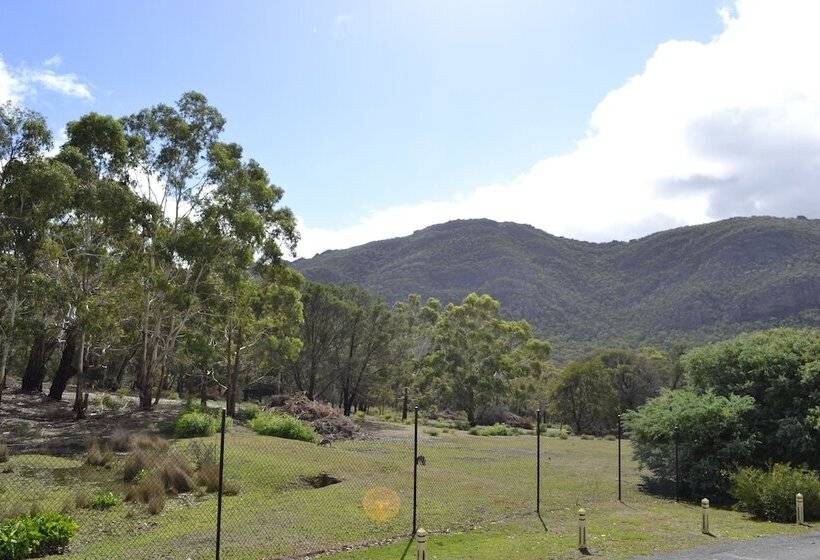 패밀리 룸, The Grampians Motel