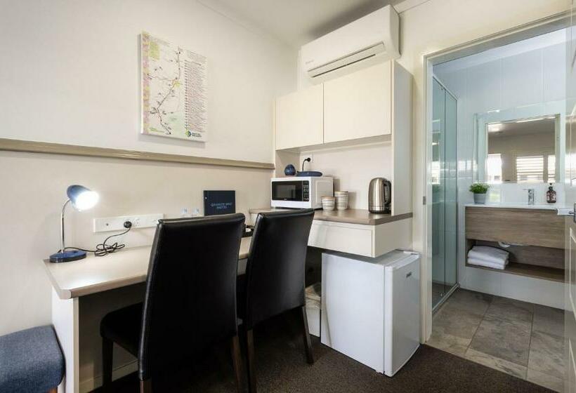 キングサイズベッドのデラックスルーム, Granite Belt Motel
