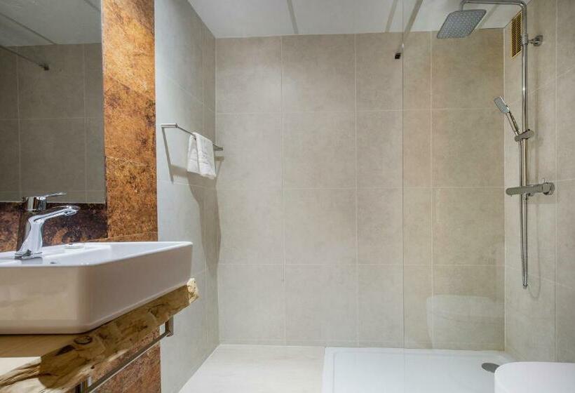 חדר סופריור לשלושה, Sant Gothard by Nexta