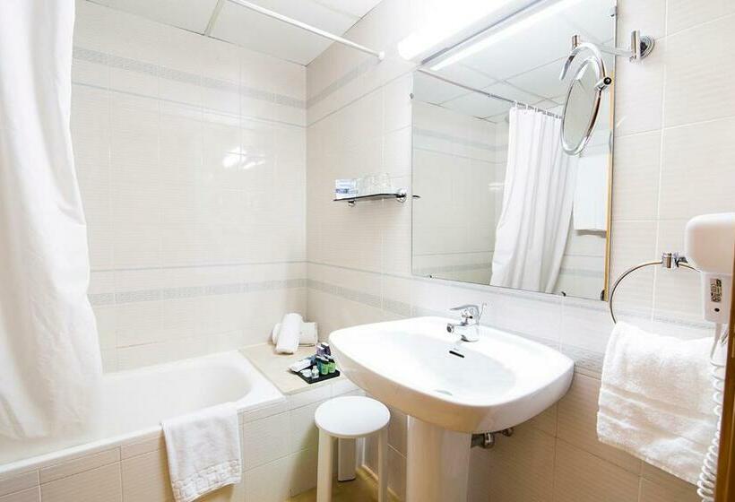 חדר סופריור לארבעה, Sant Gothard by Nexta