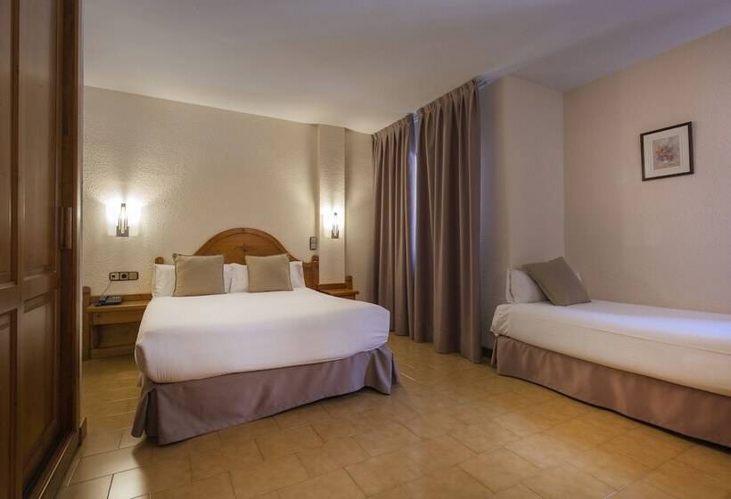 חדר סטנדרט לארבעה, Sant Gothard by Nexta