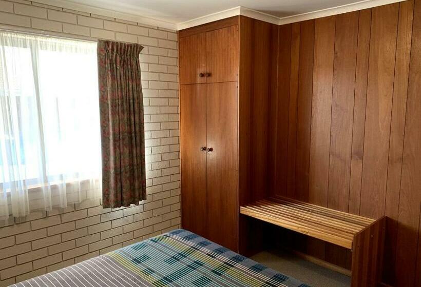 Люкс 2 Спальни, Kingswood Motel