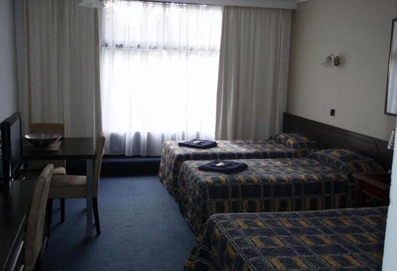 共用房间的床, West Coaster Motel