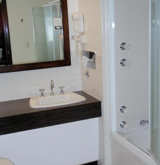 Quarto Economy, West Coaster Motel