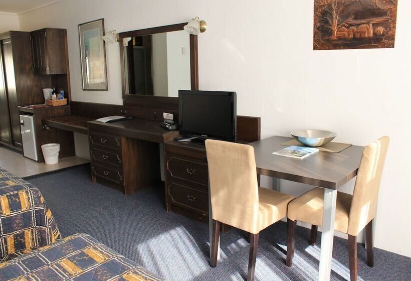 Quarto Economy, West Coaster Motel