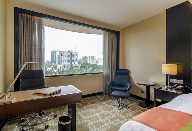 Club Room King Bed, Pan Pacific Sonargaon Dhaka
