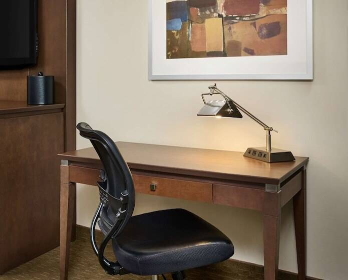 スイート, Best Western Plus Lamplighter Inn & Conference Centre