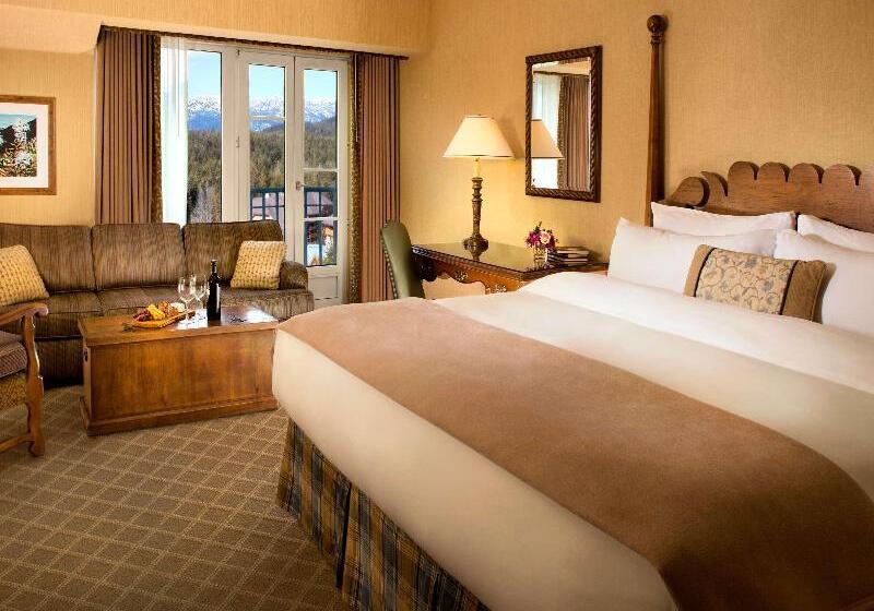 Номер Deluxe, Fairmont Chateau Whistler