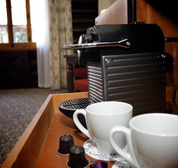 전망 디럭스룸 킹침대, Fairmont Le Chateau Montebello