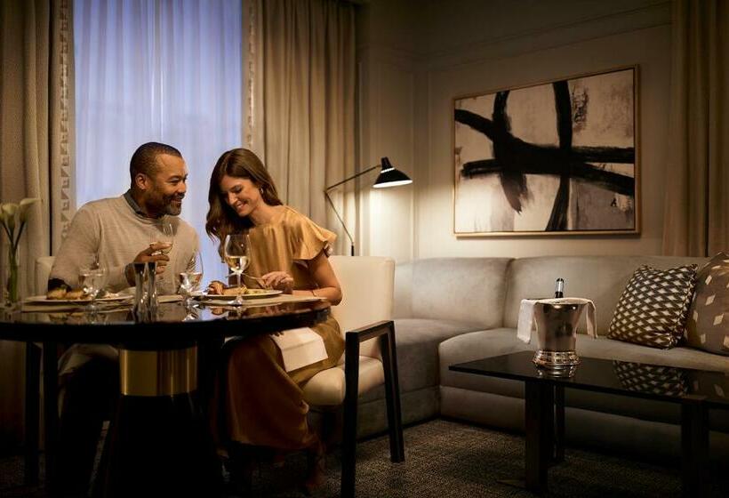 キングサイズベッドのスイートルーム, Fairmont Royal York