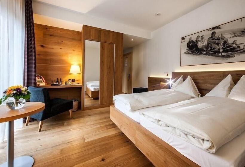 اتاق سوپریور, Waldhotel Arosa