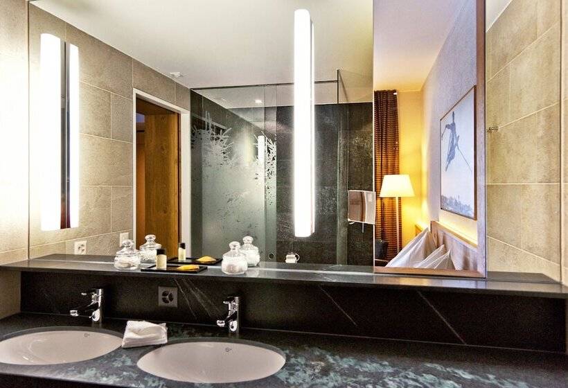 اتاق سوپریور, Waldhotel Arosa