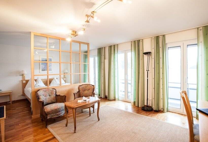 سوییت جونیور, Garni Hotel Frohburg