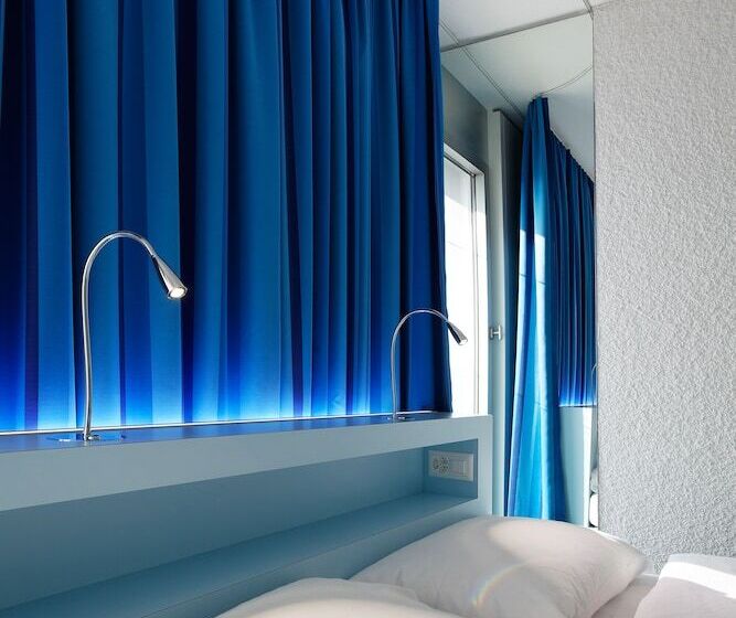 اتاق استاندارد سه نفره, Cristal Design