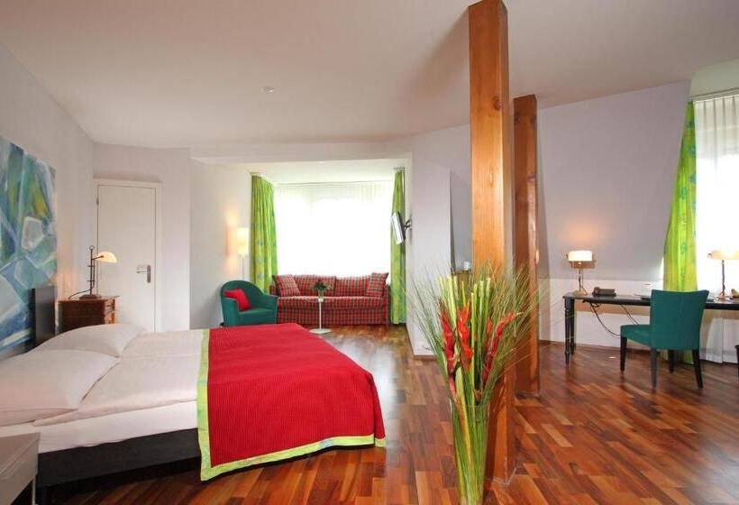 سوییت جونیور, Waldstätterhof Swiss Quality
