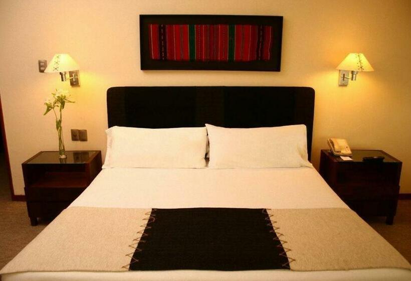 سوییت جونیور, Almacruz Hotel Y Centro De Convenciones