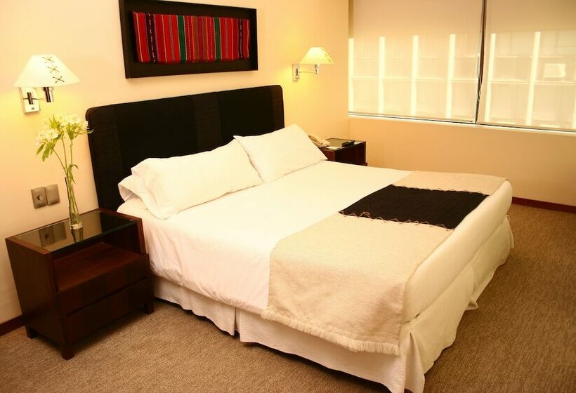سوییت جونیور, Almacruz Hotel Y Centro De Convenciones
