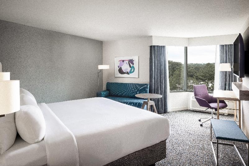 سوییت جونیور, Almacruz Hotel Y Centro De Convenciones