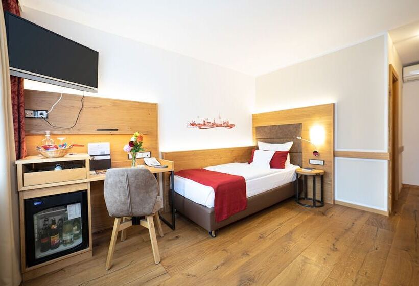 اتاق استاندارد یک نفره, Park Hotel Laim