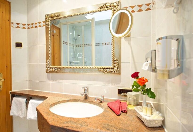 سوییت جونیور, Park Hotel Laim