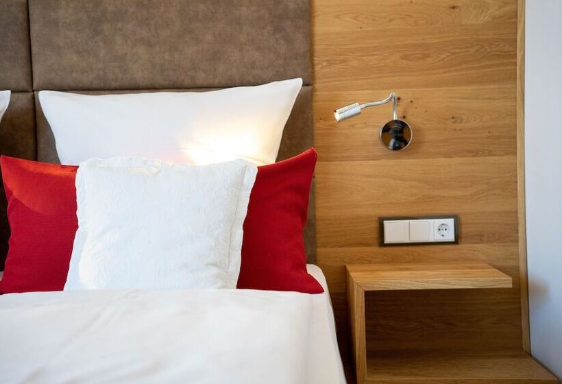 اتاق لوکس, Park Hotel Laim