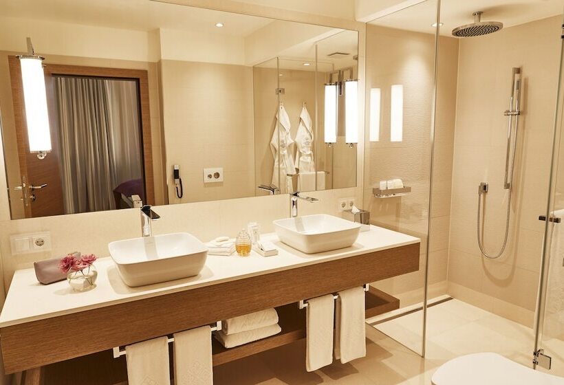 سوییت جونیور, Vier Jahreszeiten Kempinski München