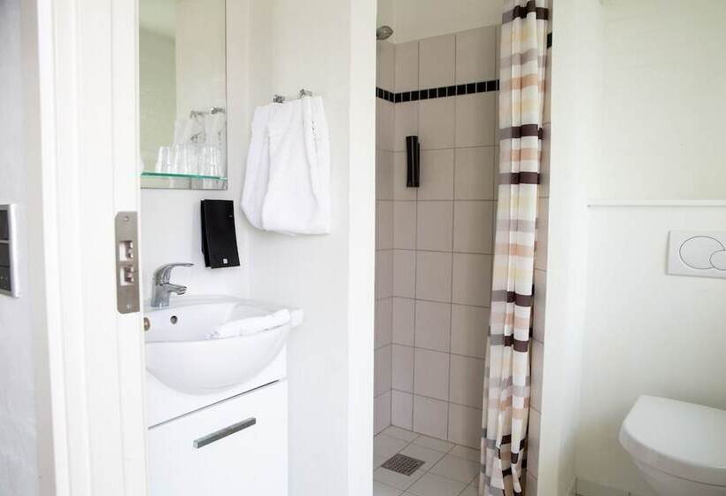 Habitación Triple Estándar, Troense