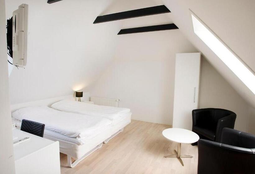 Habitación Triple Estándar, Troense